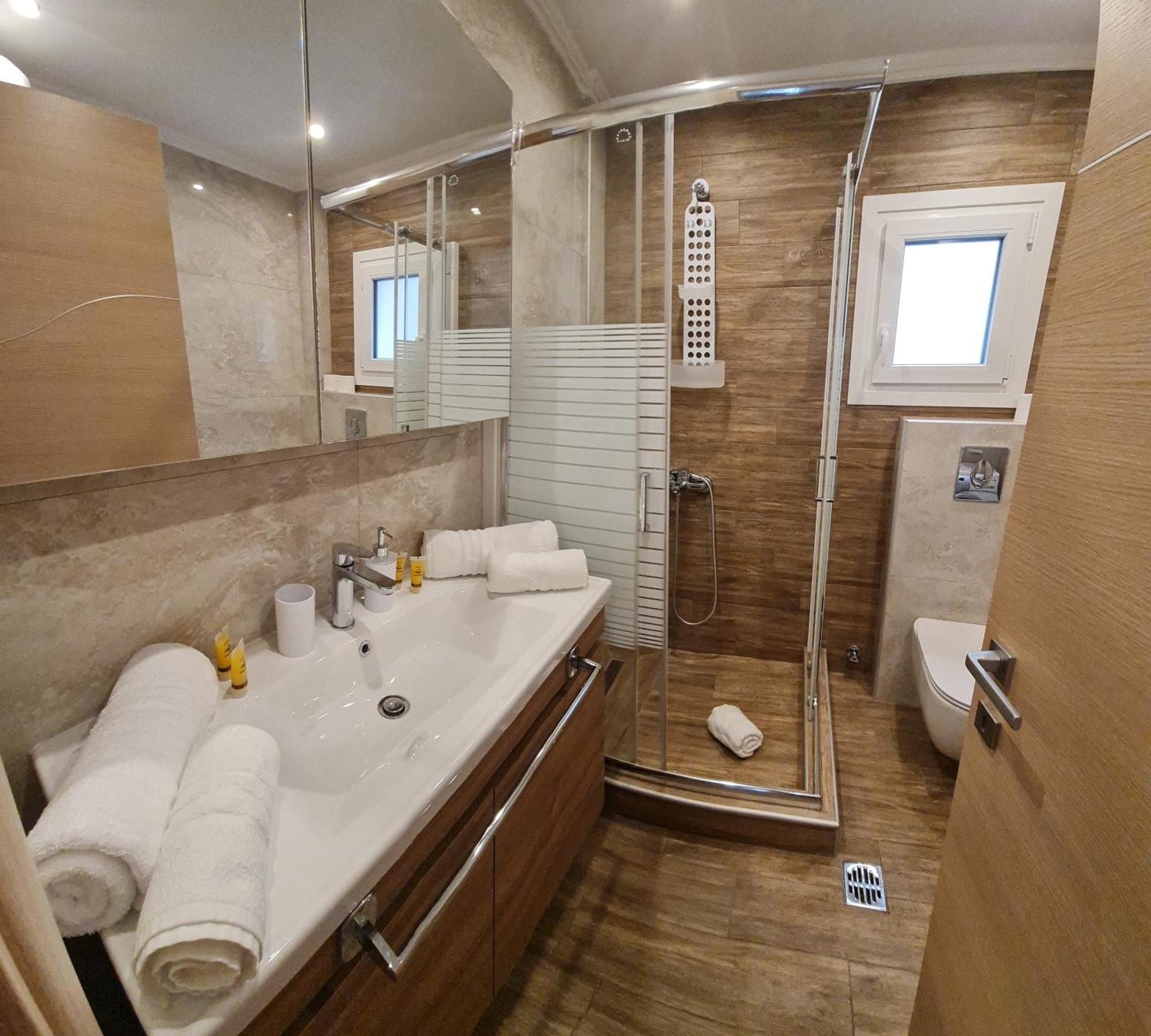 Mouson Luxury Apartment Kavála ภายนอก รูปภาพ